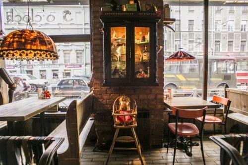 6 необычных баров и арт - кафе в Петербурге. 02