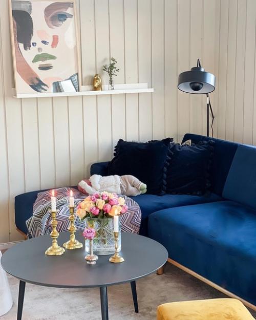 Цвет неба в вашей гостиной: 9 потрясающих синих диванов для уютного интерьера. 03