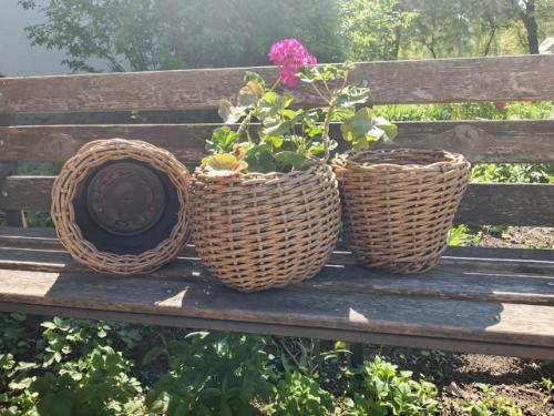 Кашпо из полиротанга. 04