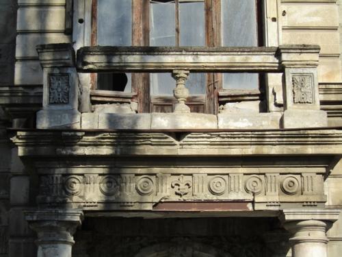 Архитектурные изыски дома купца Д. и. пачаджи могут поразить самое взыскательное воображение. 03