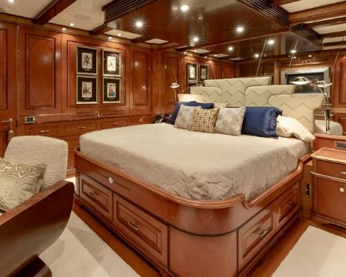 Суперяхта Nadan прямиком из Великого Гэтсби. 09