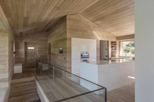 Дом для семейного отдыха в горах Италии. 01