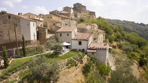 Маленький дом выходного дня в тускане оформленный в индустриальном стиле // 02. 09