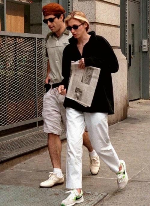 Стиль Кэролин бессетт и Джона Кеннеди - младшего стал отражением их отношений. 01