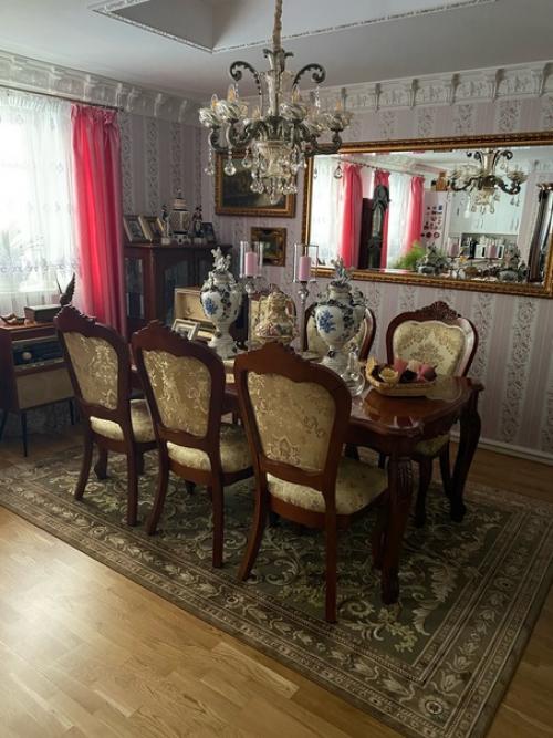 Это жилая квартира одного мужчины. 01