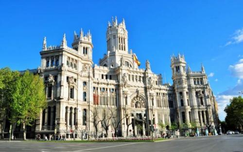 ? 20. Мест, которые стоит посетить в Мадриде? 01 ? 20. Мест, которые стоит посетить в Мадриде? 01