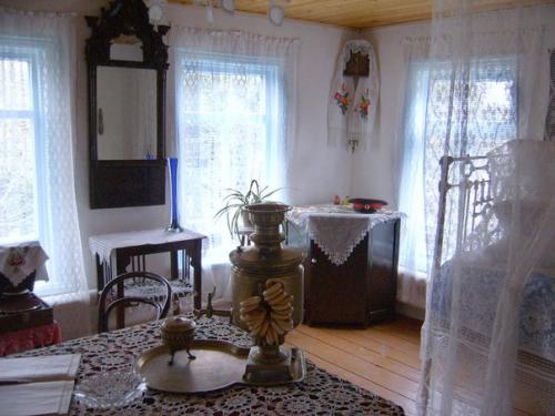 Перед святой пасхой казачки обязательно в доме убирались. 02