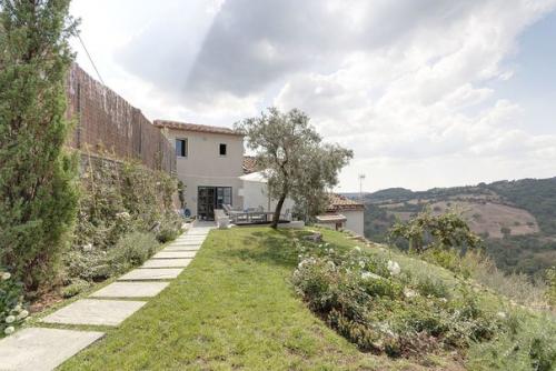 Маленький дом выходного дня в тускане оформленный в индустриальном стиле // 02. 06