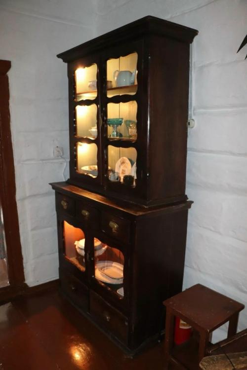 В музее шушенского можно увидеть буфеты, которым больше ста лет.  