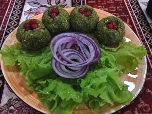 Совершенно неожиданно открыла для себя приятное место с восхитительной грузинской кухней. 01