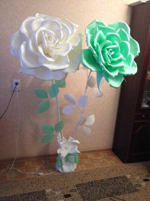 Напольный светильник из изолона всегда вашу квартиру украсит. 09