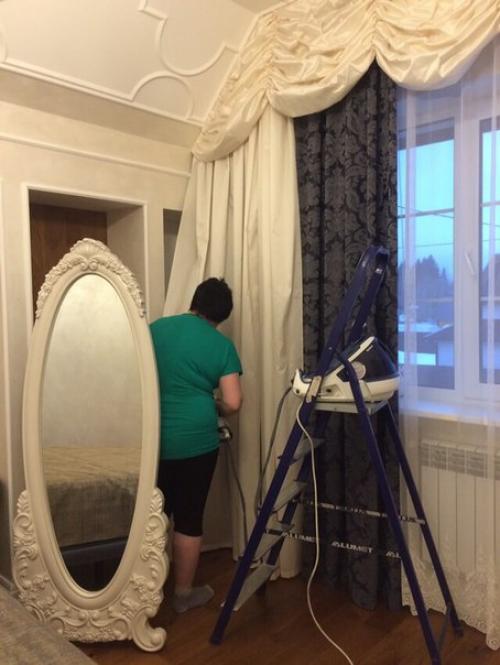 Вот так мы текстилем спальню в загородном коттедже оформили. 04