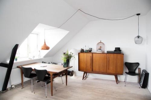 Стильный интерьер черно-белой мансарды. 03