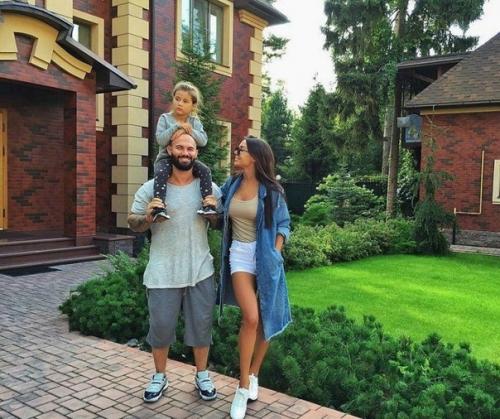 Молодой и успешный репер джиган (наст. 01