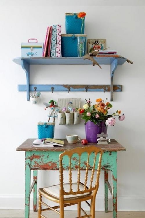 Обшарпе - старость, пожитость, усталость, испачканость, облезлость и даже некоторая поломанность, не несущая опасность пользования предметом. 04