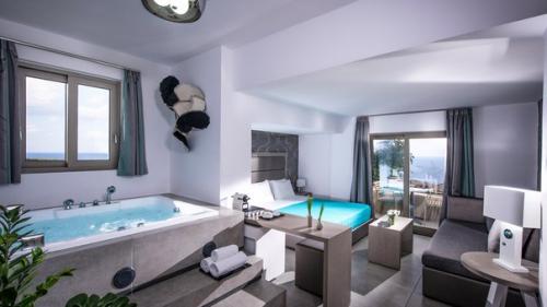 Отель дня?  Ультра современный Happy Cretan Suites 4 *? 08