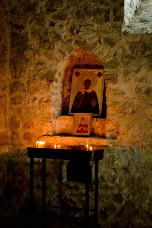 Внутрений дворик монастыря и храм святого знамения - сурб - Ншан. 06 Внутрений дворик монастыря и храм святого знамения - сурб - Ншан. 06