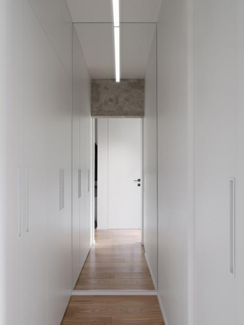 Строгий интерьер студии 36 кв. 06