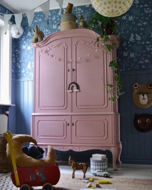 В этом ярком и насыщенном скандинавском доме разбегаются глаза, хочется подробно рассмотреть каждую деталь. 07