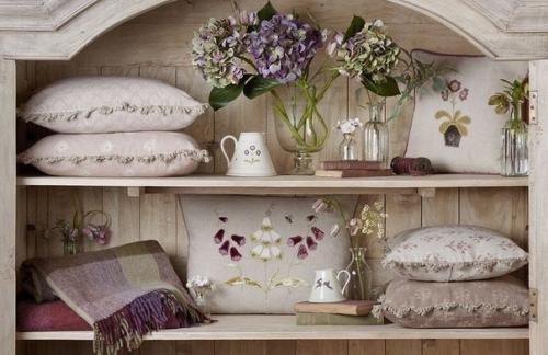Уютные предметы интерьера от Susie Watson Designs. 04