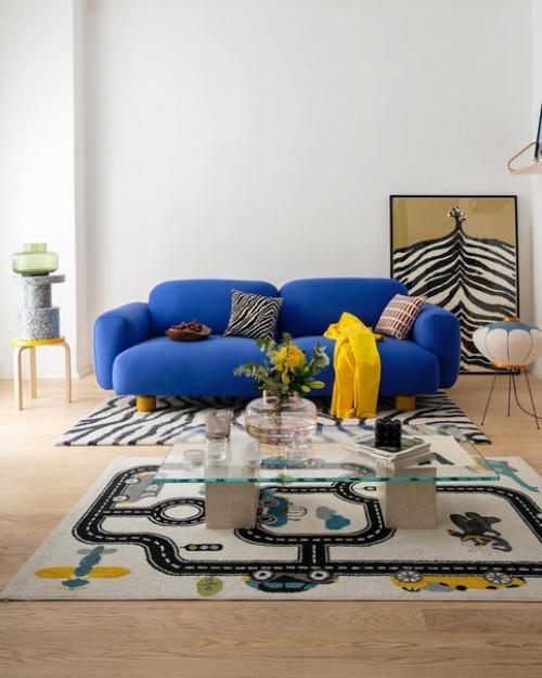 Цвет неба в вашей гостиной: 9 потрясающих синих диванов для уютного интерьера. 07