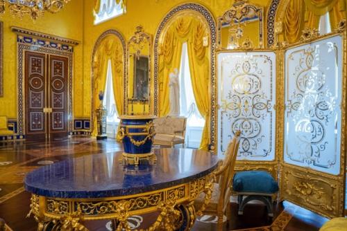 С 1 мая для посетителей открывается лионский зал екатерининского дворца в царском селе. 07