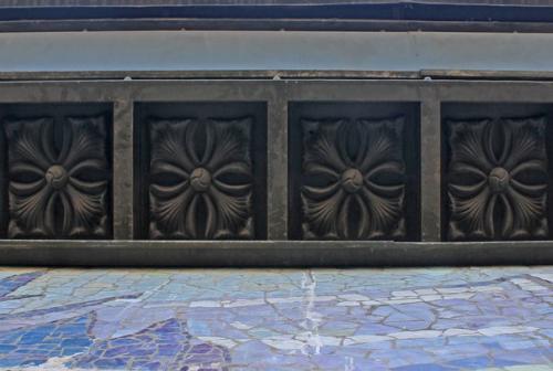 Интерьеры комнаты с балконом в коммунальной квартире доходного дома герцога Н. Н. лейхтенбергского 1904 - 1905 годов постройки. 06