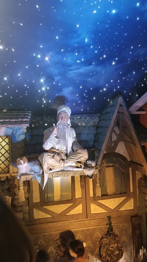 Потрясающий особняк небылиц, сказок, волшебства и причудливых персонажей. 03