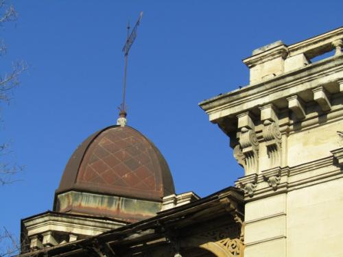 Архитектурные изыски дома купца Д. и. пачаджи могут поразить самое взыскательное воображение. 05