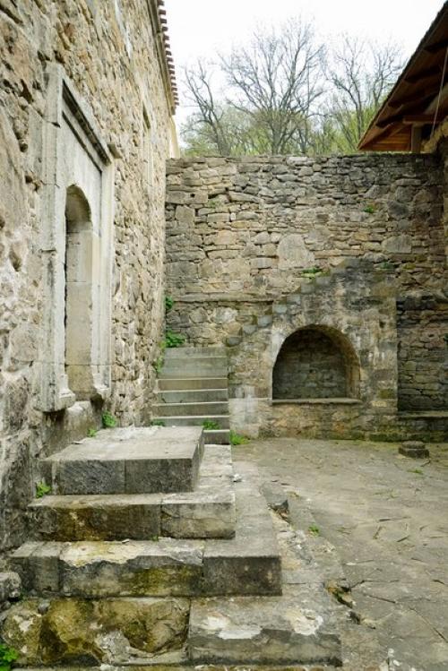 Внутрений дворик монастыря и храм святого знамения - сурб - Ншан. 07 Внутрений дворик монастыря и храм святого знамения - сурб - Ншан. 07