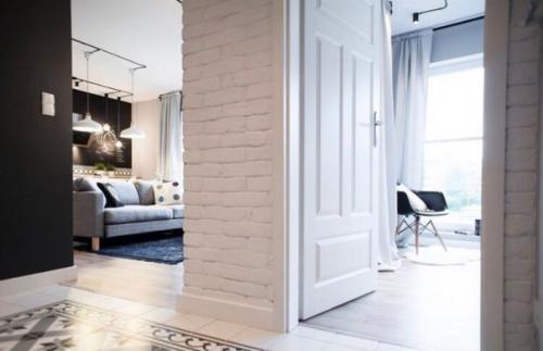 Площадь этой однокомнатной квартиры в Гданьске (Польша) - 41 квадратный метр. 01