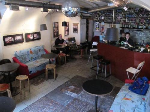 6 необычных баров и арт - кафе в Петербурге. 06