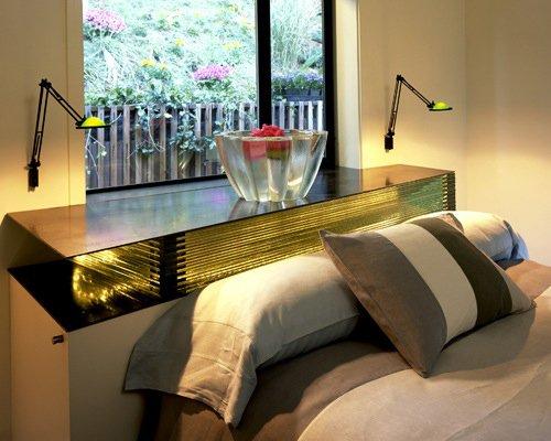 Подоконник - стол для небольших комнат своими руками. 05