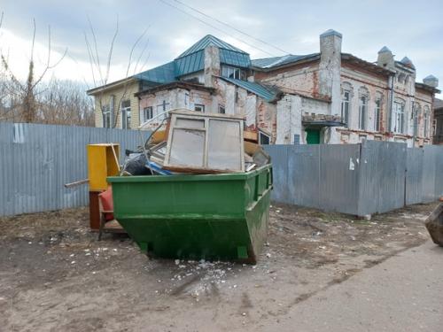 Волонтеры культуры и спорта павловского округа организовали и провели субботник в доме номер 10 по ул. Крупской. 08