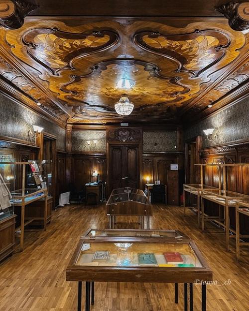 Музей - квартира Владимира Владимировича Набокова. 01