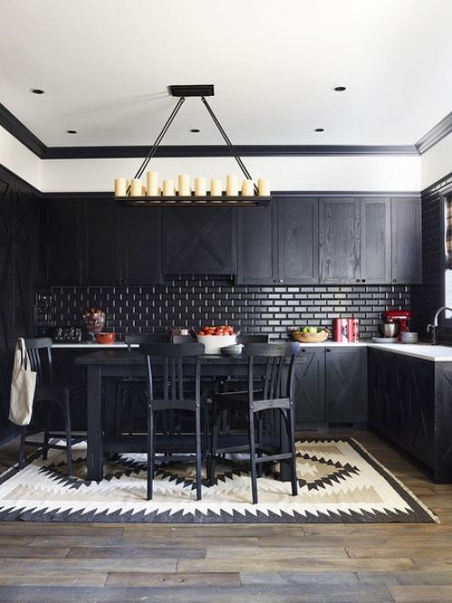 Дерево, тёмные тона и разнообразные принты: дом, вдохновленный амбарами среднего Запада США. 04