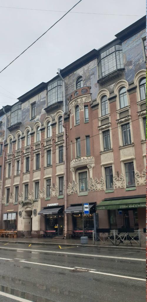 Побывала в готической квартире, расположенной в бывшем доходном доме герцога лейхтенбергского.
