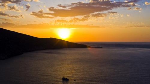 Отель дня?  Ультра современный Happy Cretan Suites 4 *? 09