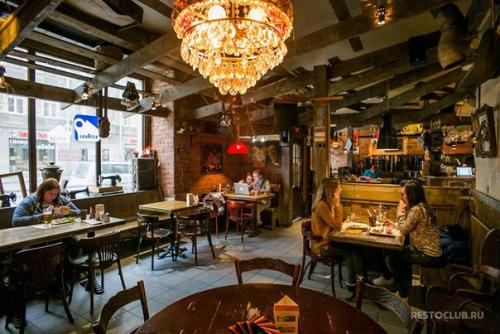 6 необычных баров и арт - кафе в Петербурге. 03