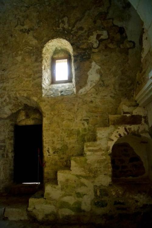 Внутрений дворик монастыря и храм святого знамения - сурб - Ншан. 03 Внутрений дворик монастыря и храм святого знамения - сурб - Ншан. 03