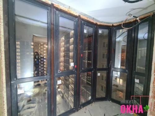 Холодное остекление заменили на тёплое и превратили балкон в часть квартиры. 03