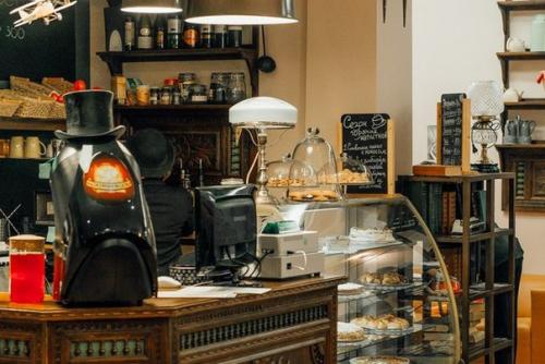 6 необычных баров и арт - кафе в Петербурге. 04