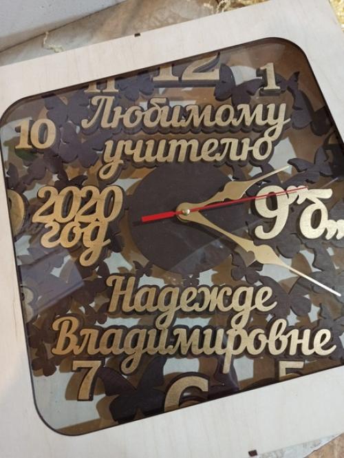Настенные часы уже давно стали атрибутом любой квартиры или дачи, административного помещения или офиса, мы уже не представляем себе жизни без них. 01