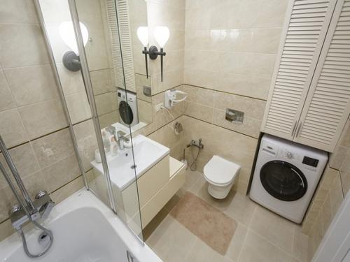 Интерьер студии вытянутой формы в Севастополе. 03