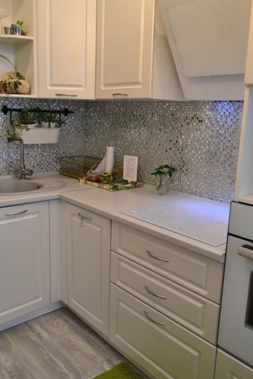 Маленькая, но очень уютная кухня от нашей подписчицы. 03