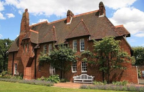 Красный дом художника Уильяма морриса.