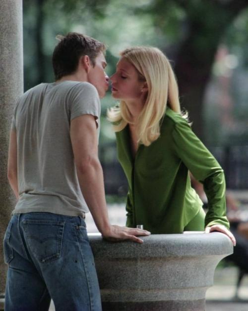 Эмма стоун устроила настоящий праздник для киноманов и ценителей моды на мероприятии в Нью-йорке. 01