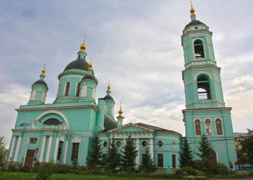 10 знаменитых храмов Москвы, куда можно пойти на пасху. 05
