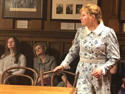 Последние- пьесу М. горького вчера давали в усадьбе варвары Бурмистровой ( дочери Михаила Рукавишникова. 02