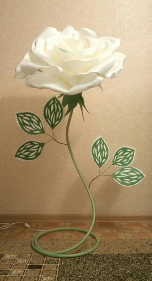 Напольный светильник из изолона всегда вашу квартиру украсит. 08